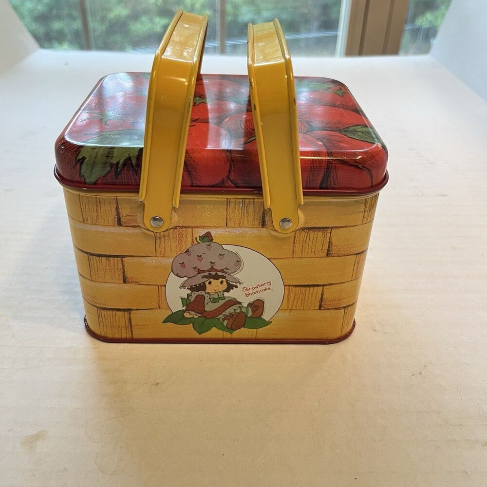 VTG 1980 Strawberry Shortcake Picnic Basket Lunch Box Lithograph Tin Metal